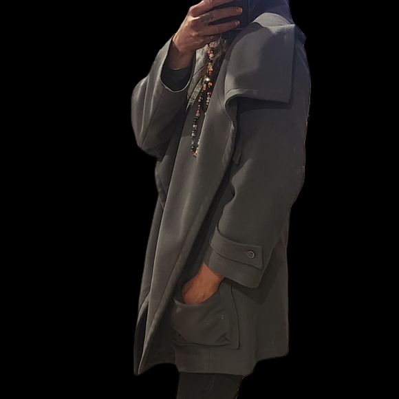 BILLTORNADE Chic Grey Coat - Picture 8 of 13